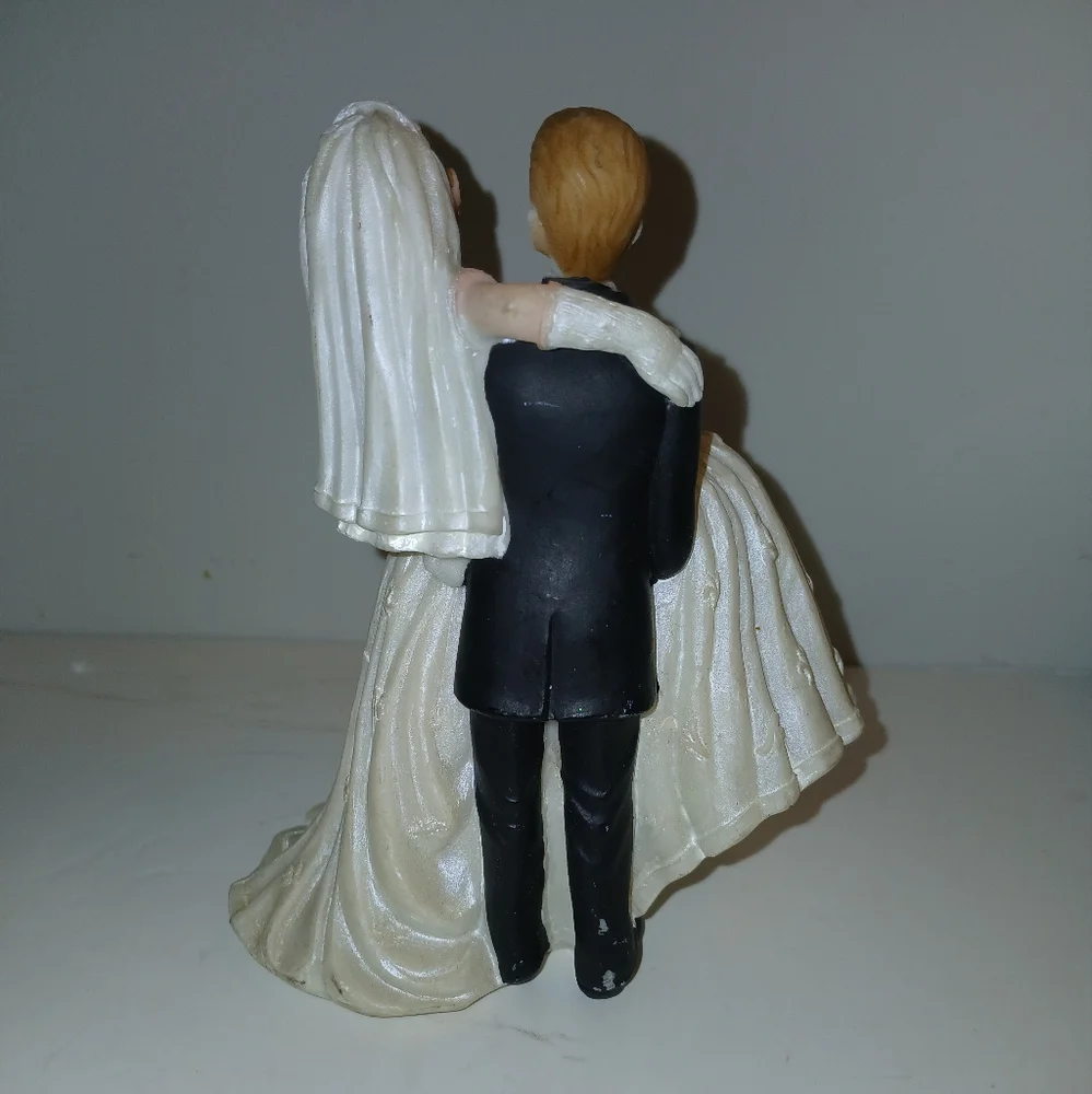 Wedding cake topper